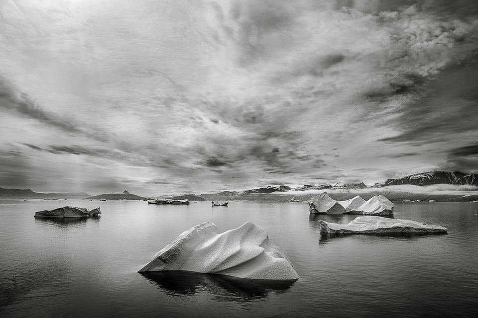 Schwarz Weiss Fotografie von Eisbergen